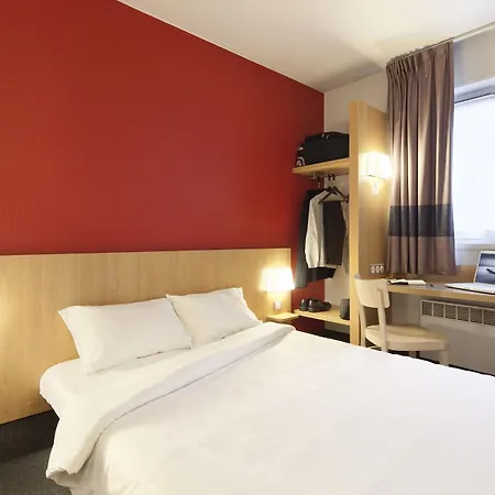 Otel Frejus 2*